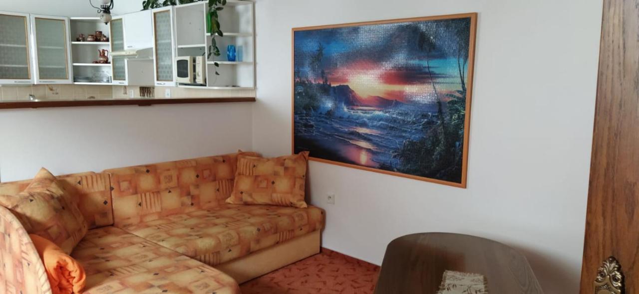 Apartman Sobeslav Exterior photo